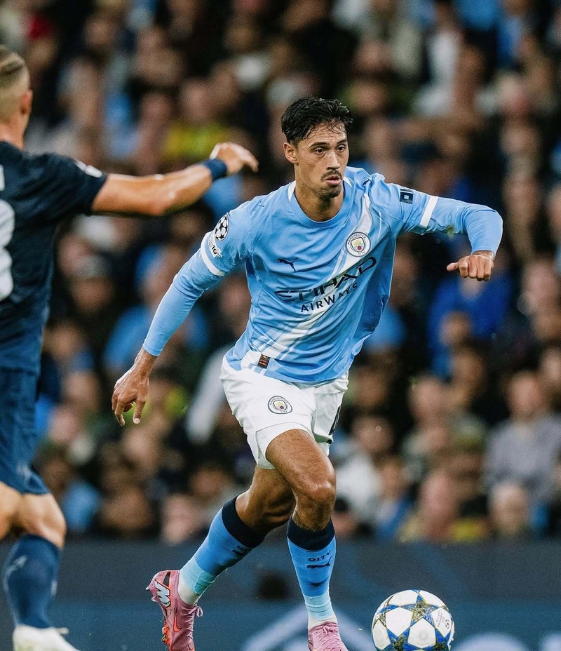 官方APP关于转会期突围战来临，曼联围绕英超扳平良机，信心回归，球队文化再被提及的信息